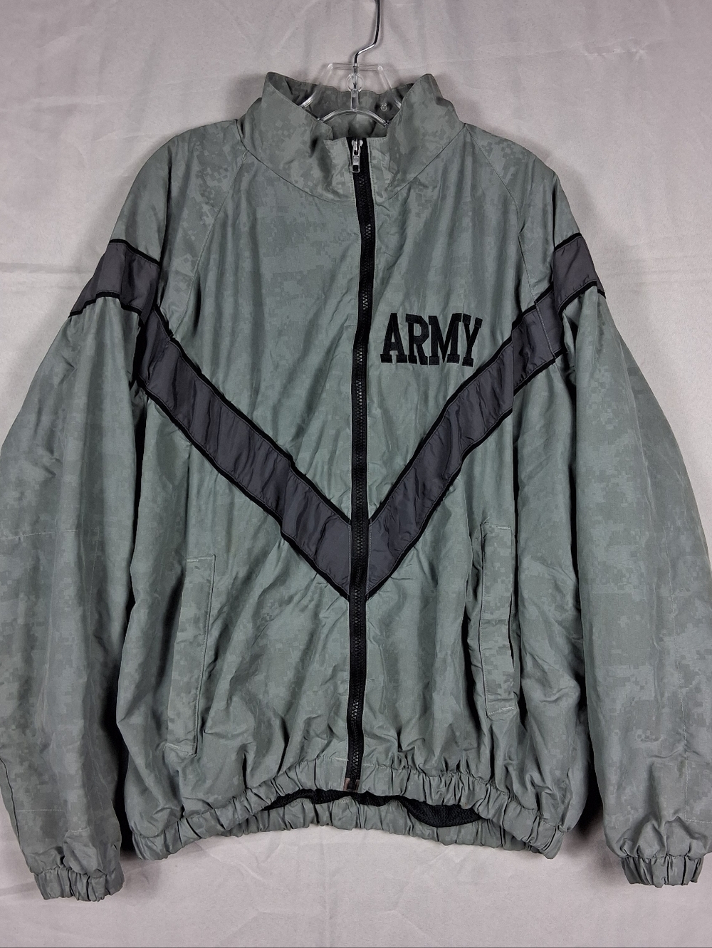 U.S. Army Improved Physical Fitness Uniform (IPFU) Jacket Mens Size M Gray Black